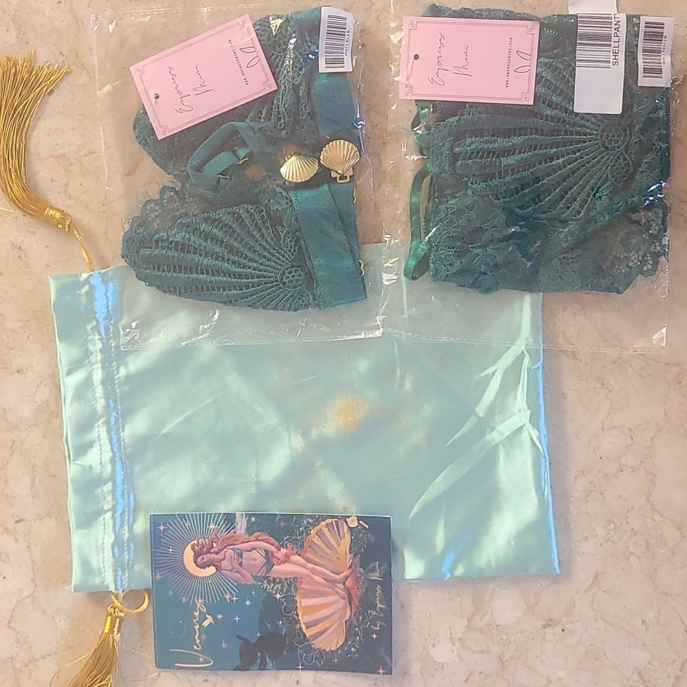 Empress Mimi Venus set